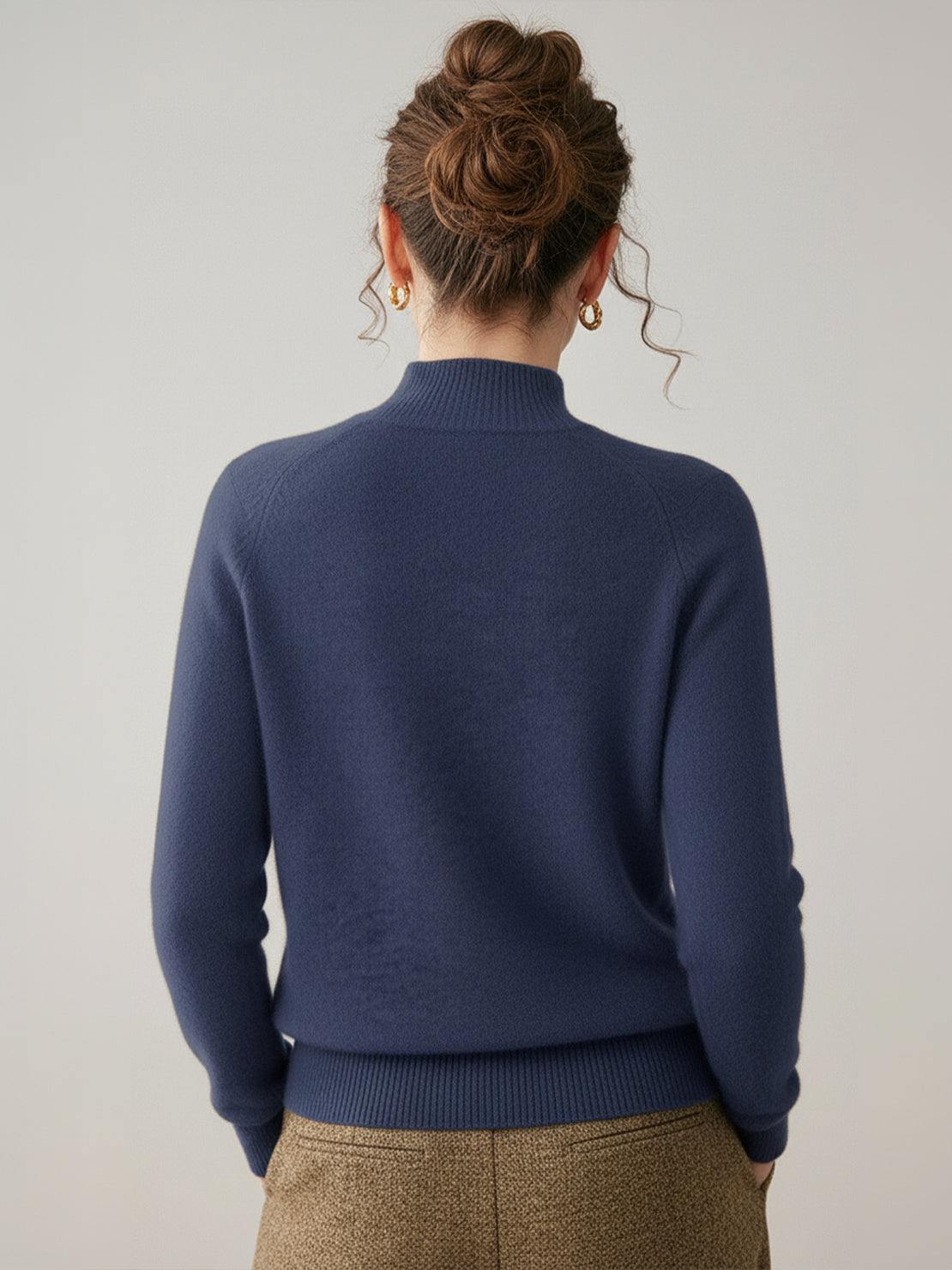 Lightweight 100% Italian cashmere sweater with mock-neck and regular fit