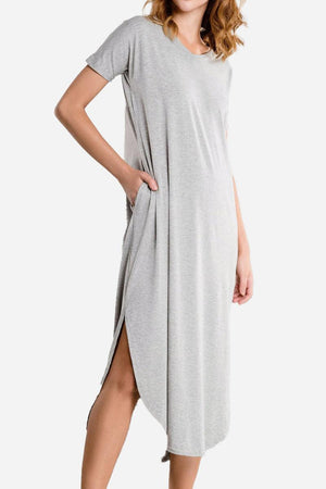 Side slit maxi dress in grey with short sleeves and discreet pockets