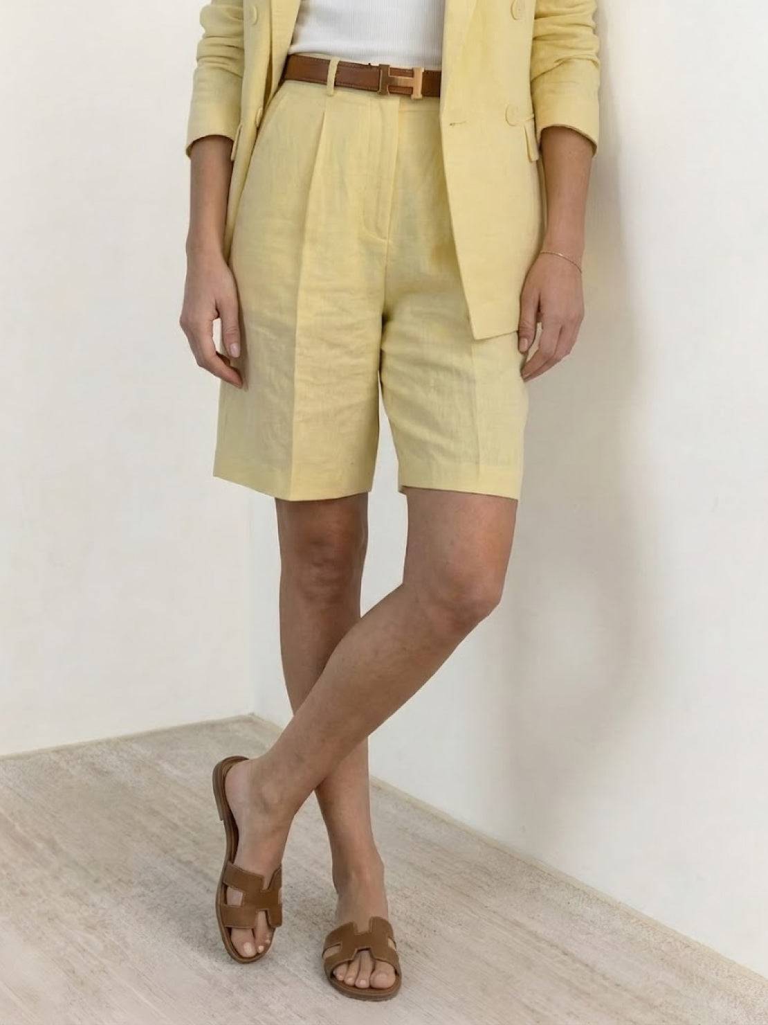 Stylish blazer and shorts two-piece set for elegant, comfortable wear