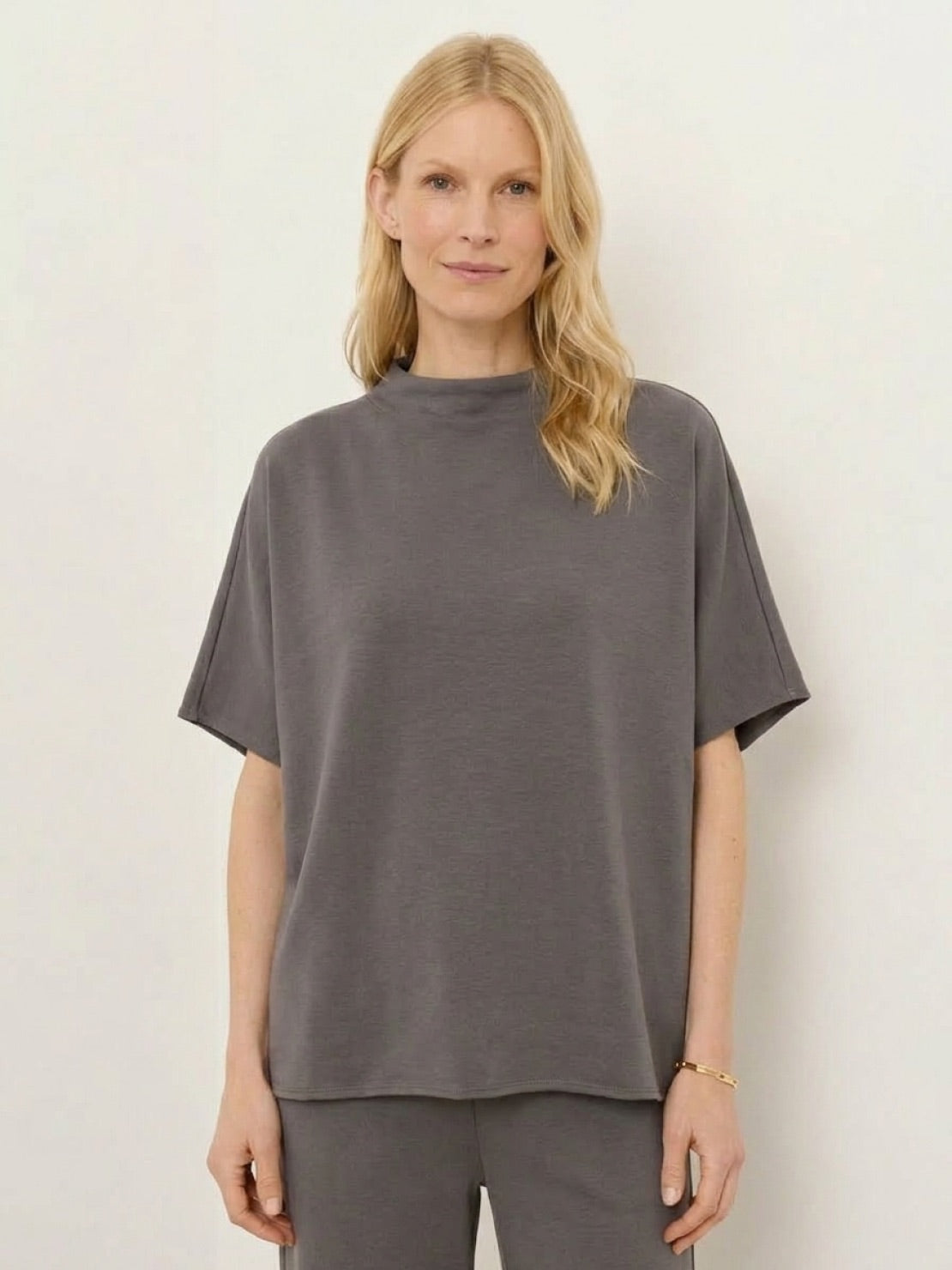Cotton-blend capelet lounge set with mock neck top and wide-leg pants in relaxed fit