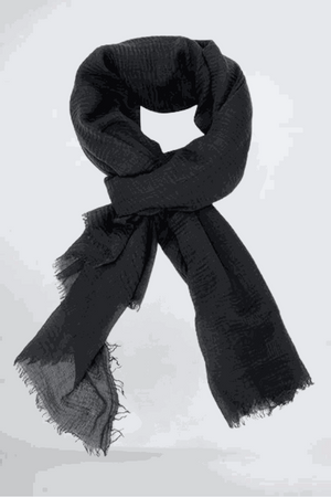 Black linen Color-POP scarf, lightweight, warm, and eco-friendly, ideal for all-weather use.