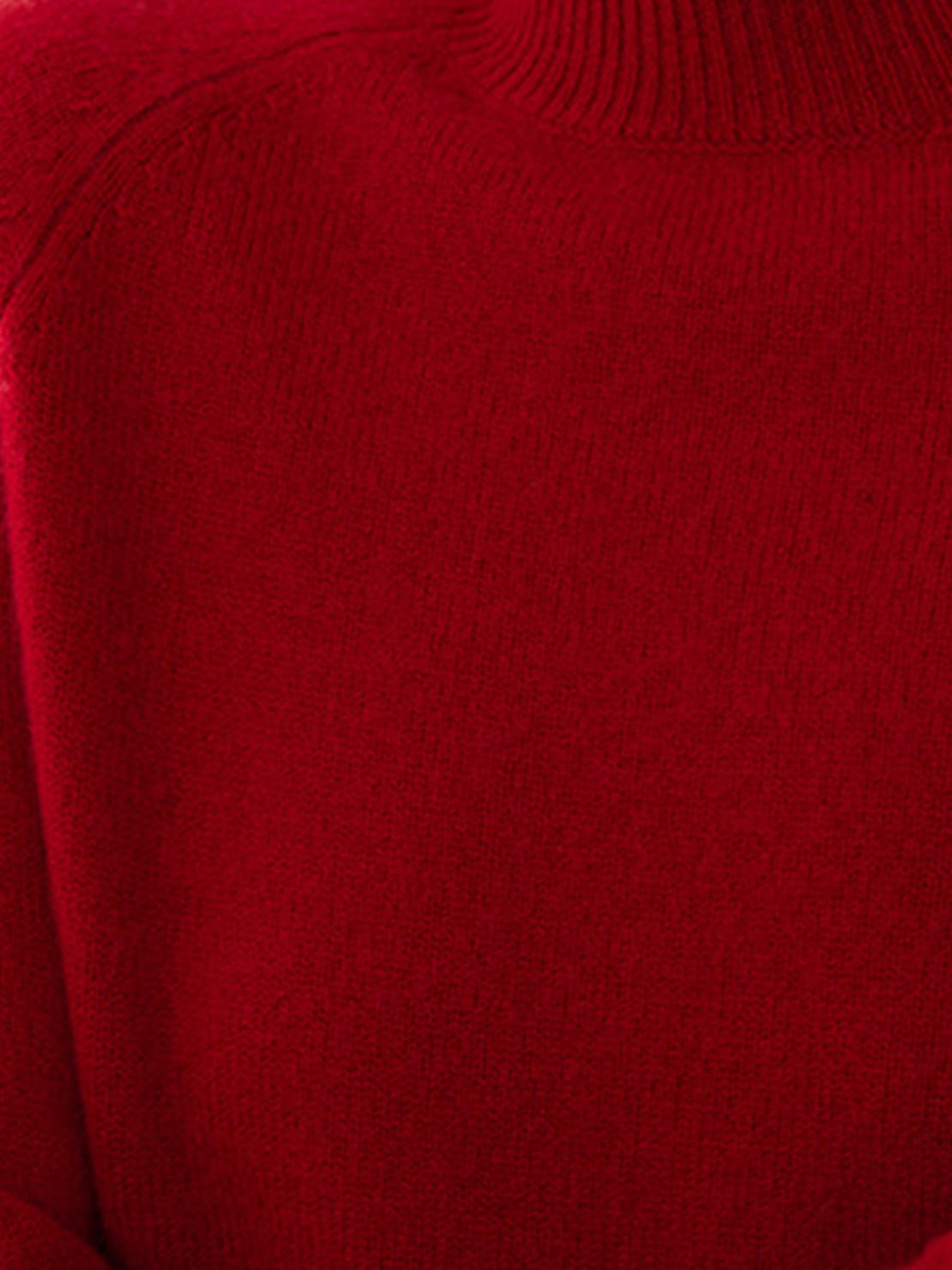 Lightweight 100% Italian cashmere sweater with mock-neck and regular fit for elegant comfort