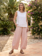 100% linen balloon-leg harem pants with elastic drawstring waistband and side pockets